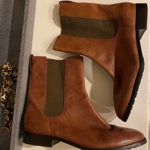Chelsea leather boots
